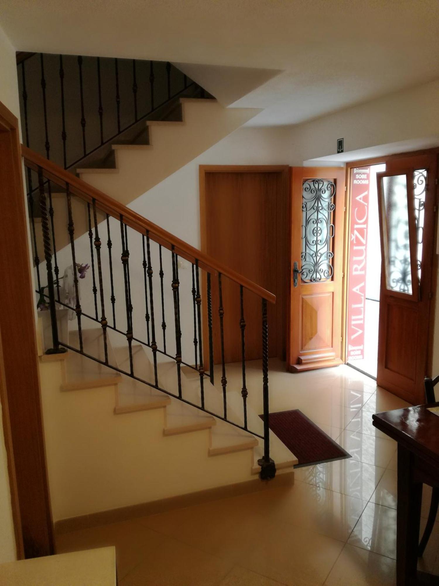 特罗吉尔 陆琪卡旅馆酒店 外观 照片